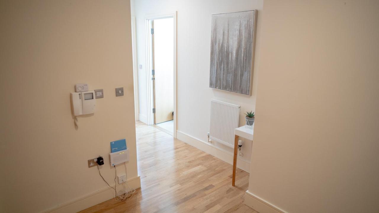 Comfy Spacious Apartment In Canary Wharf Londres Exterior foto